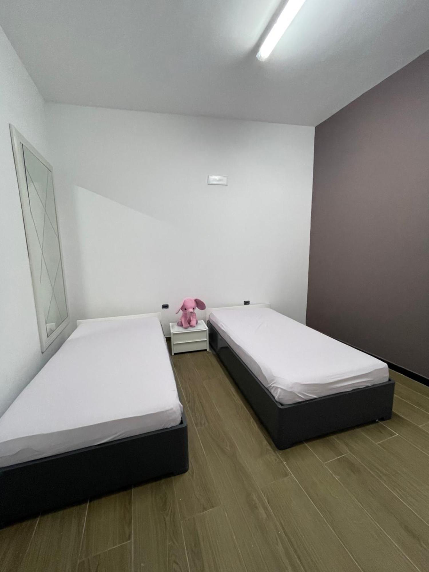 Gold Apartament Vlorë מראה חיצוני תמונה