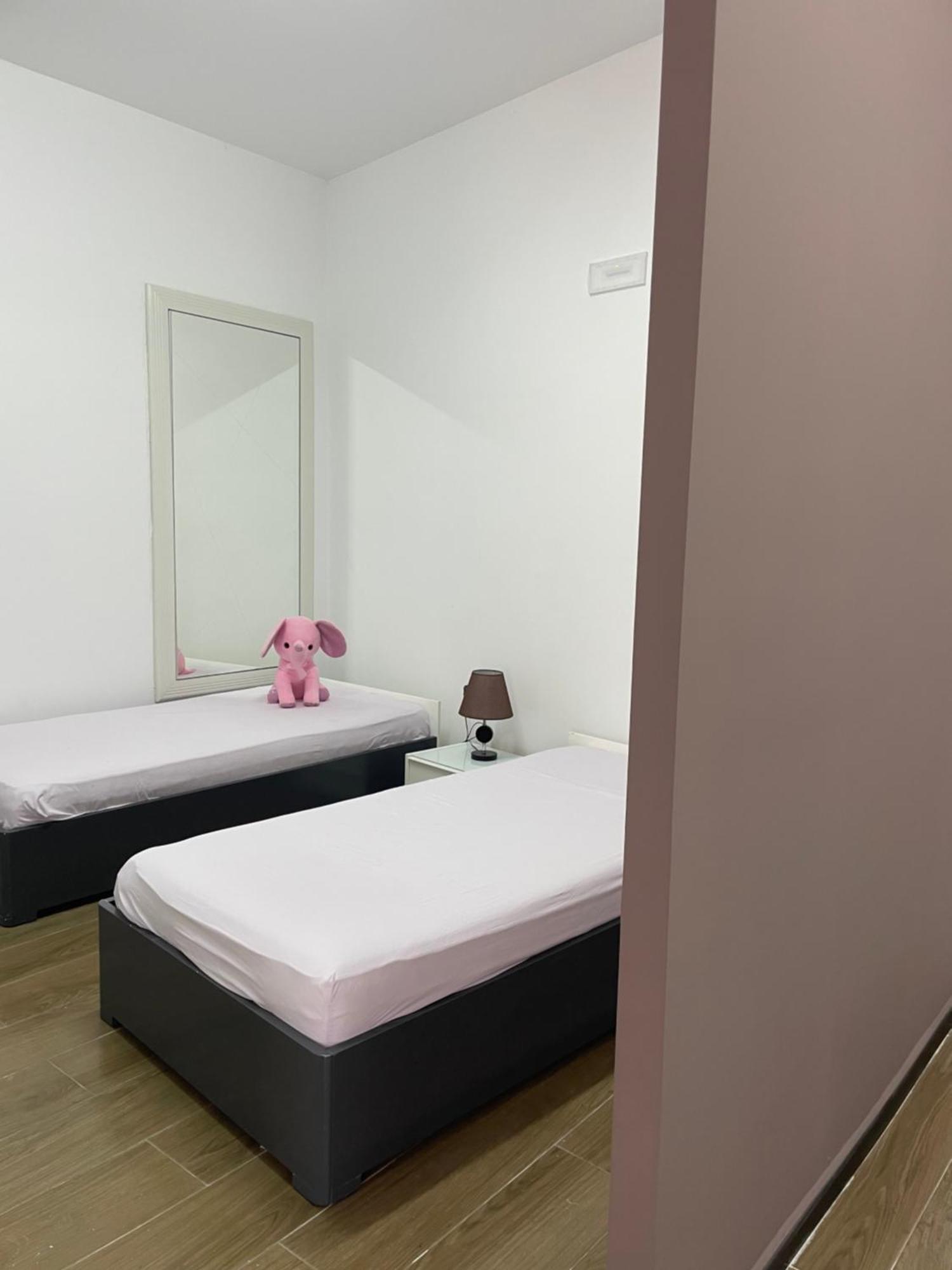 Gold Apartament Vlorë מראה חיצוני תמונה